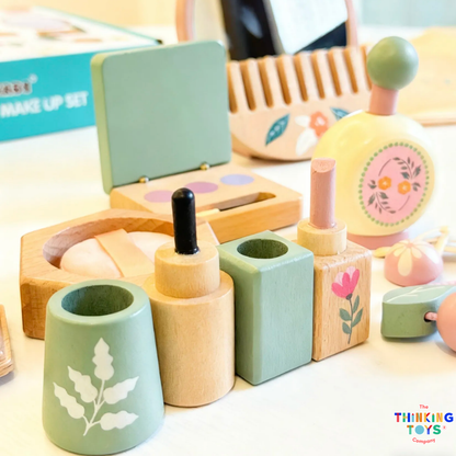 Bree Wooden Make Up Kit