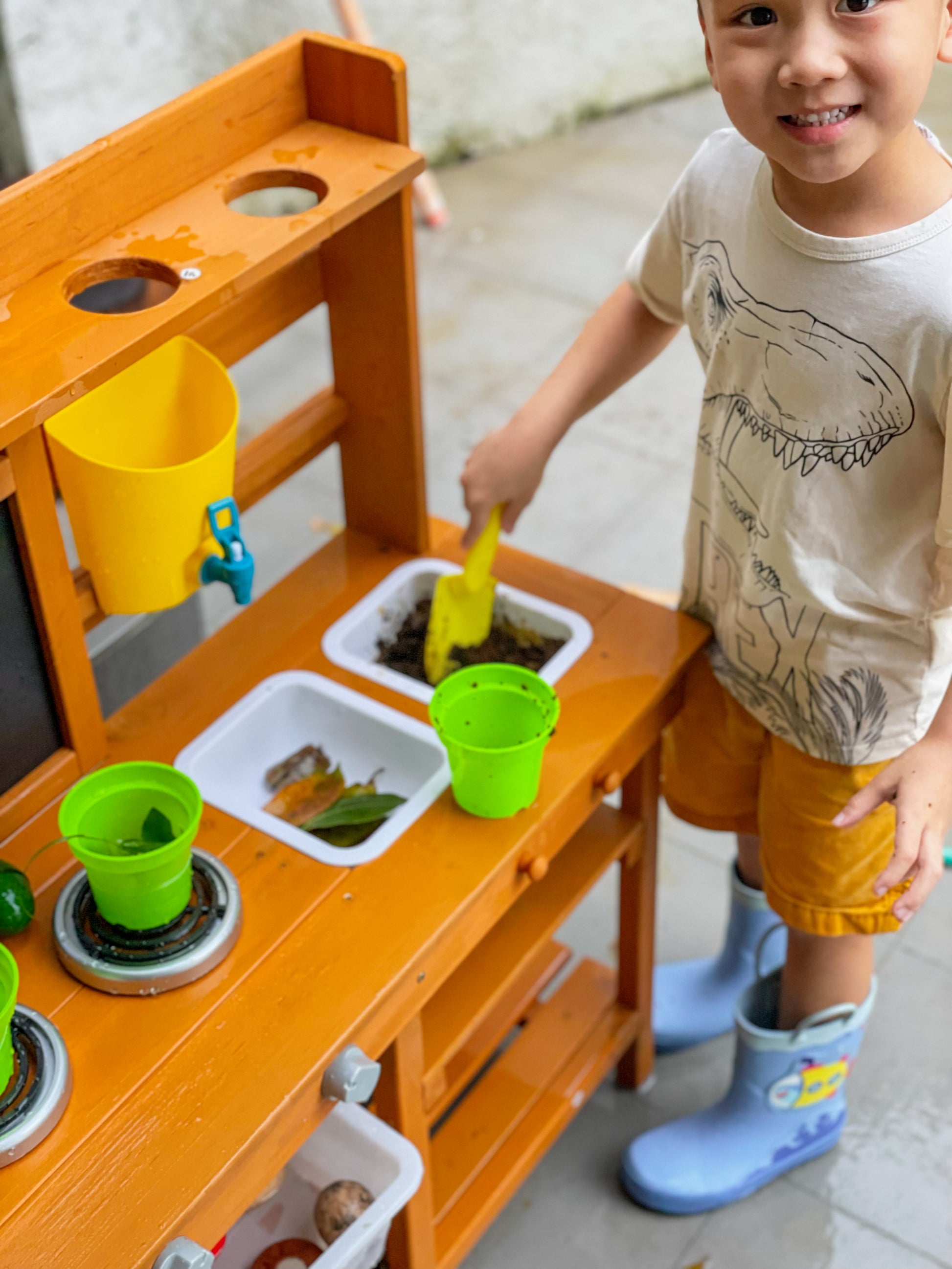 OP002, Mud Kitchen, Inspires messy play and creativity outdoors, letting kids mix, pour, and explore with sensory-rich activities.