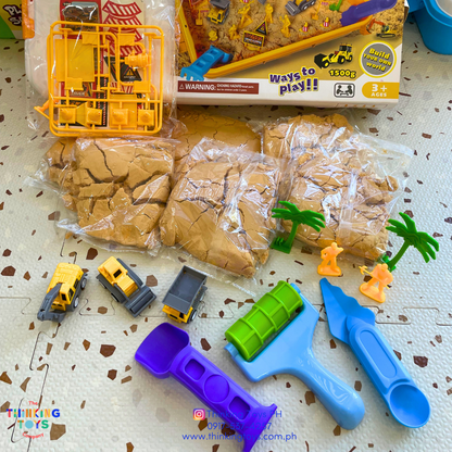 "SK003,  Kinetic Play Sand Construction
 Builder Set, Keeps collections visible and tidy, helping kids enjoy organized play sessions."